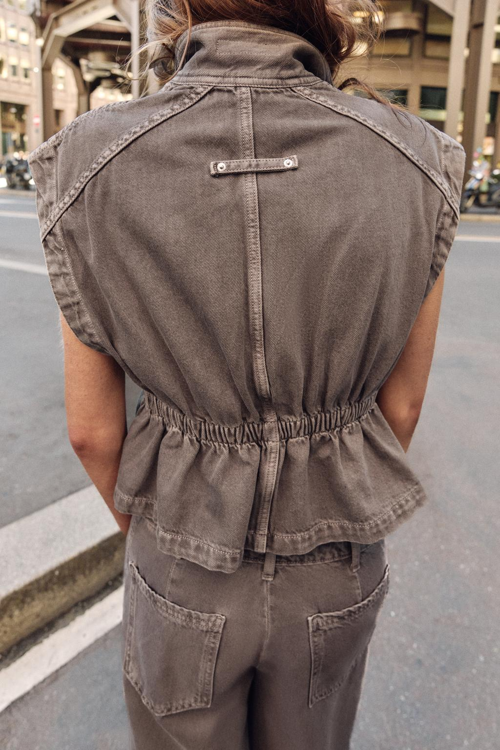 HIGH-COLLAR DENIM VEST+MID-RISE WIDE LEG DART JEANS