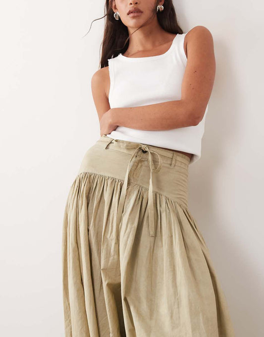 Pleated balloon leg pants