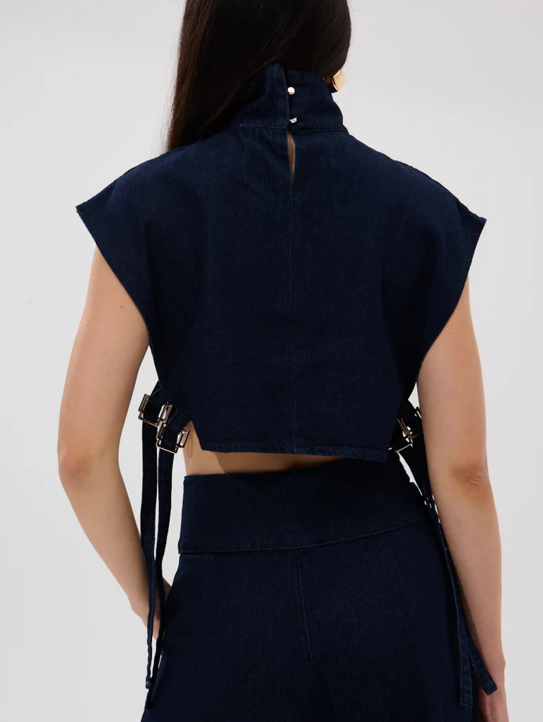 Snap-front sleeveless top + denim pants