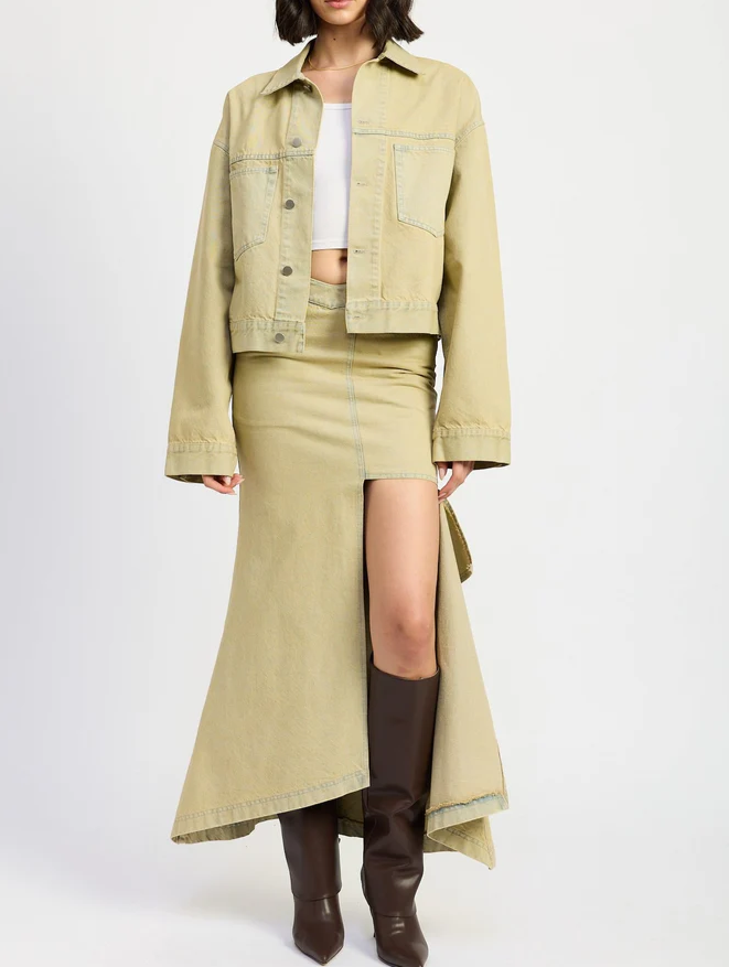 Relaxed Oversized denim jacket + asymmetrical skirt
