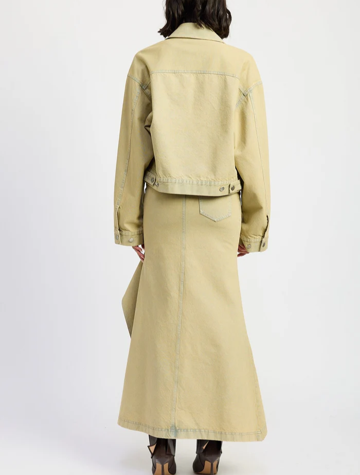 Relaxed Oversized denim jacket + asymmetrical skirt