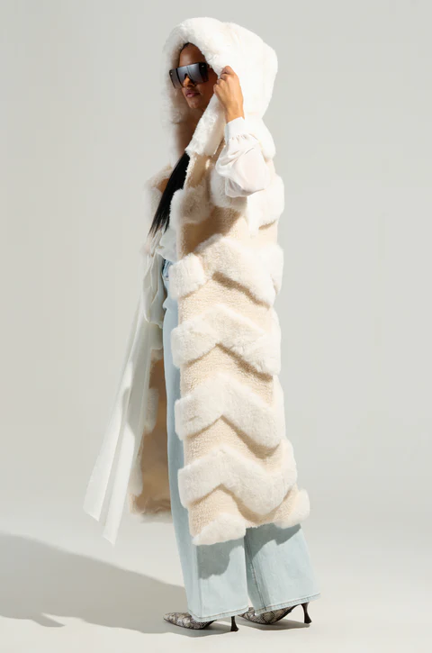 Blended-fiber faux fur vest