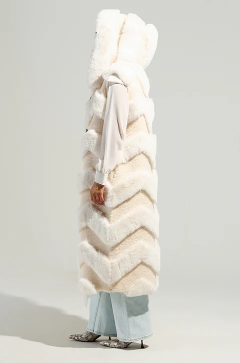 Blended-fiber faux fur vest