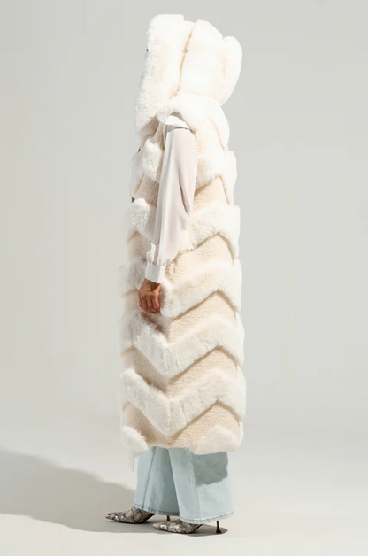 Blended-fiber faux fur vest