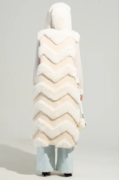 Blended-fiber faux fur vest