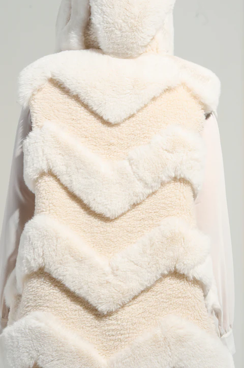 Blended-fiber faux fur vest