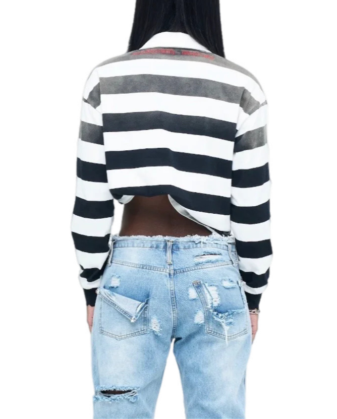Low-rise loose distressed jeans