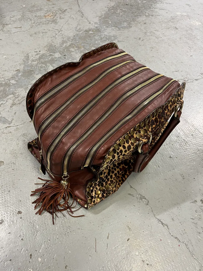 Rivet-Detailed Large-Capacity Leopard-Print Zipper Bag