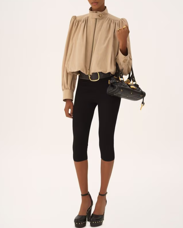 Front-buttoned pleated jacket