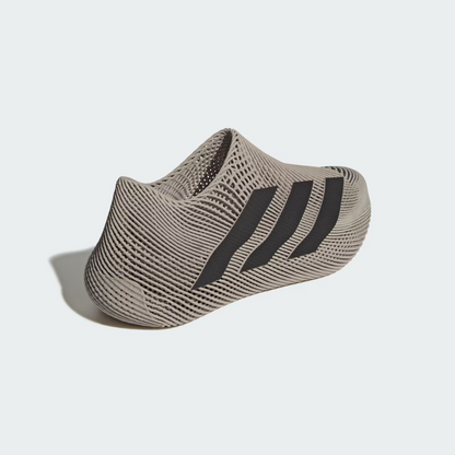 Breathable mesh sneakers
