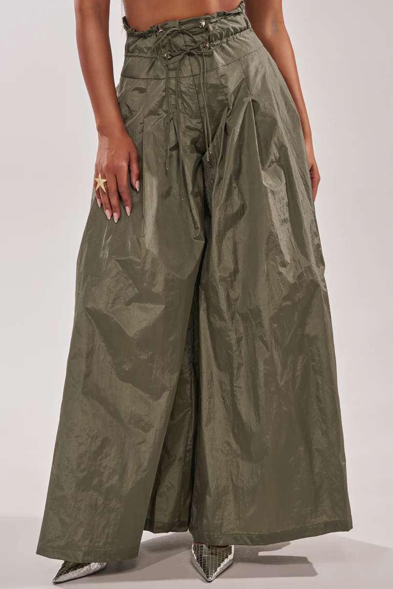 Wide-leg olive green utility pant