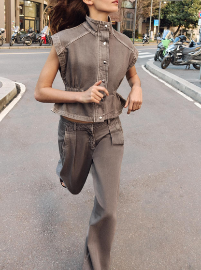 HIGH-COLLAR DENIM VEST+MID-RISE WIDE LEG DART JEANS