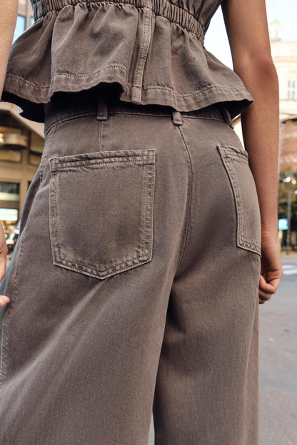 HIGH-COLLAR DENIM VEST+MID-RISE WIDE LEG DART JEANS