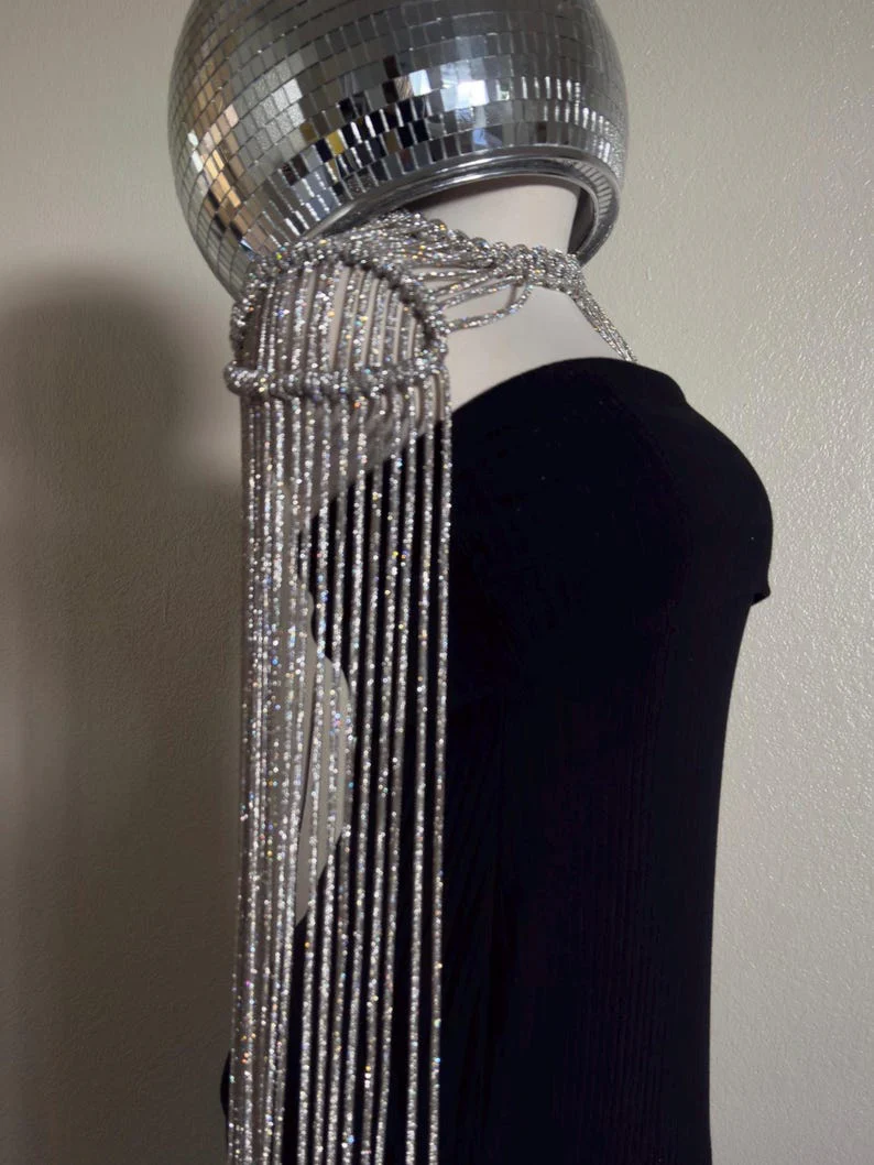 Rhinestone shoulder choker (20-25 in).