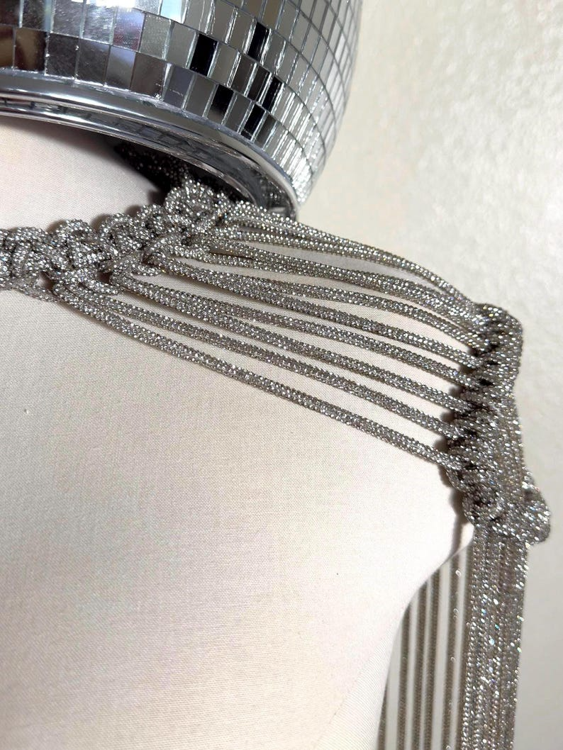Rhinestone shoulder choker (20-25 in).