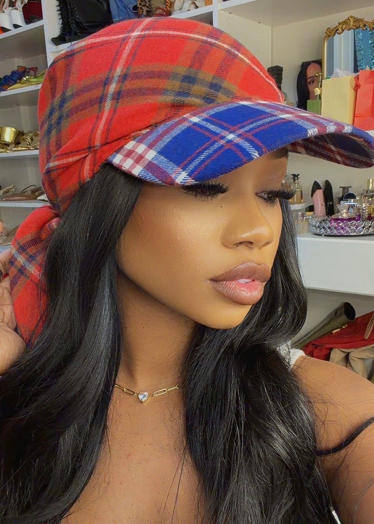 Head turner caps