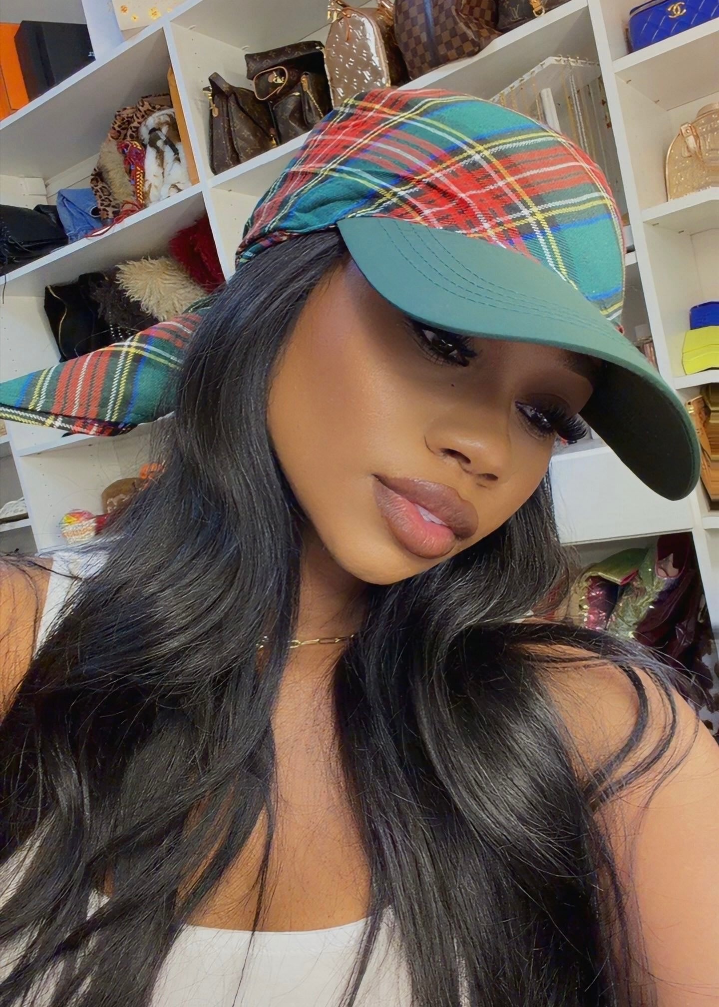 Head turner caps