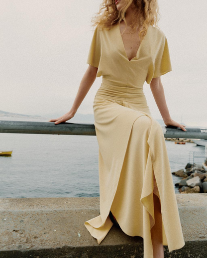V-NECK TOP+ASYMMETRIC FLOWING SKIRT