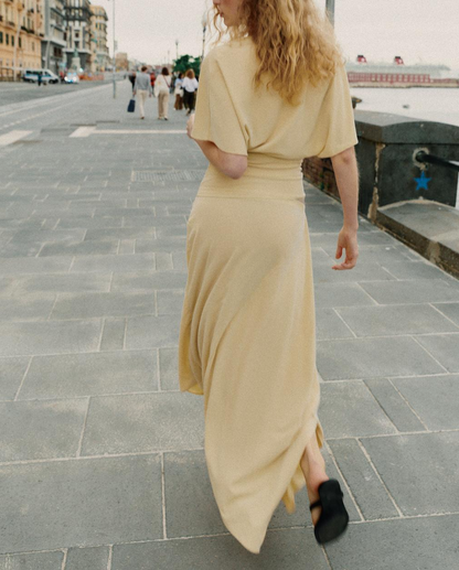 V-NECK TOP+ASYMMETRIC FLOWING SKIRT
