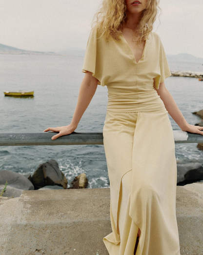 V-NECK TOP+ASYMMETRIC FLOWING SKIRT