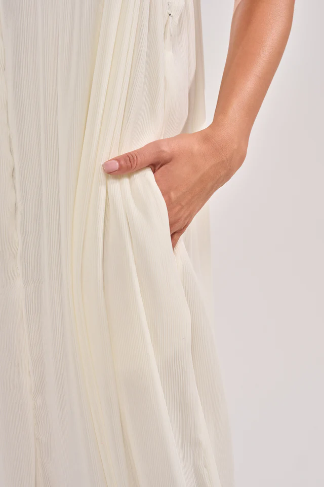 SLINKY SLEEVELESS JUMPSUIT